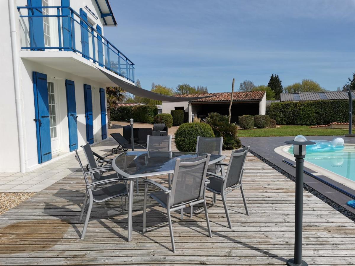 Maison De Campagne Proche Des Plages Saint-Romain-de-Benet 外观 照片